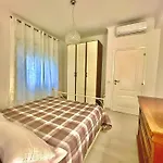 Grace's Mirror Appartement *