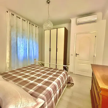 Grace's Mirror Appartement *