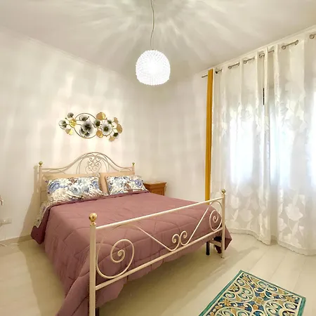 Grace's Mirror Рим