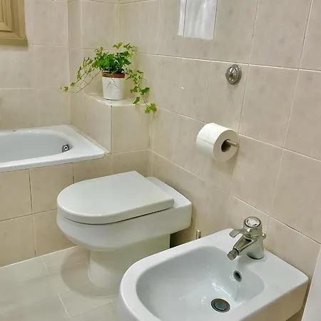 Grace's Mirror Apartment Rome