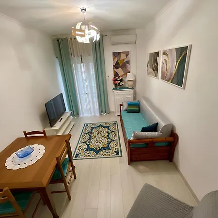 Grace's Mirror Apartment *